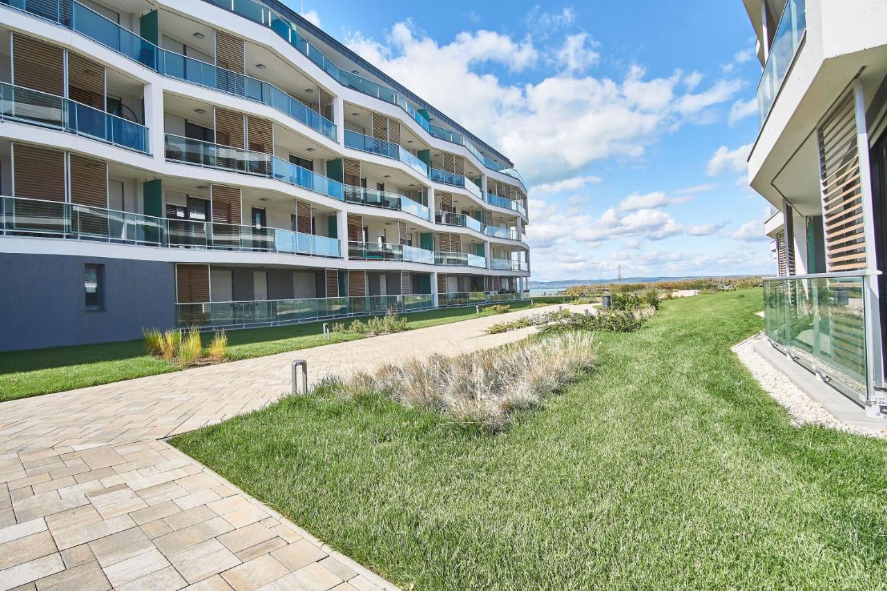 Azur Apartment - Hostaid Siófok Exterior foto